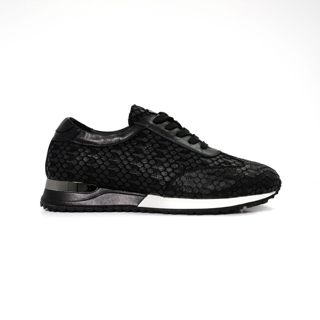 Black Low Top Leather Sneaker - Snover